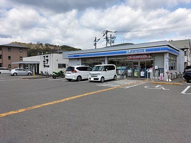 ローソン 高知百石町二丁目店 350m