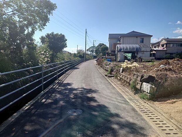 前面道路含む現地写真