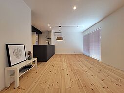 ＼高知市神田　中古戸建／ 2LDKのリビング/ダイニング