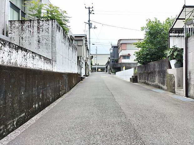 東側道路 北から南方向