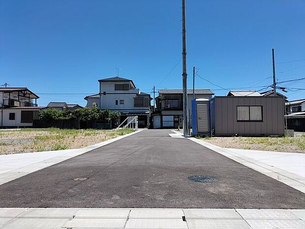 北側道路 西から東方向