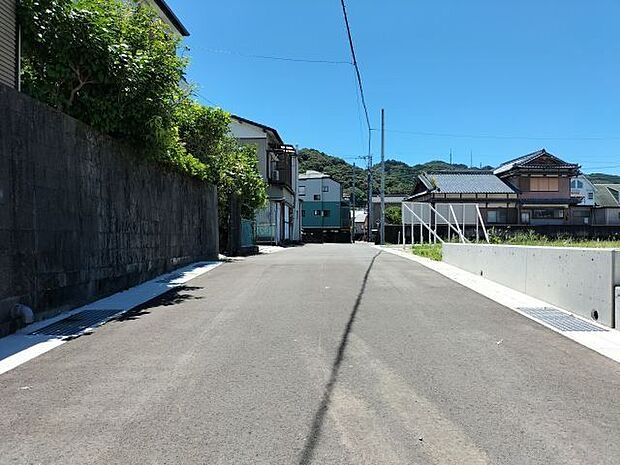 東側道路 北から南方向