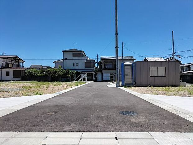 南側道路 西から東方向