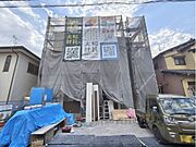 大和小泉駅より徒歩8分 新築 3階建の賃貸物件