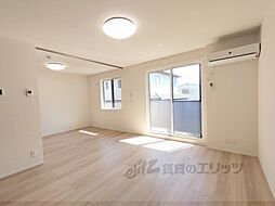 近鉄奈良線 新大宮駅 徒歩18分の賃貸アパート 1階3LDKのリビング/ダイニング