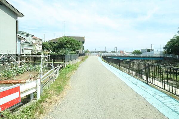 西側法外道路