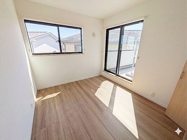 収納付きの約6畳の洋室は、子供部屋にも、趣味部屋としても用途多数で自由度UP
