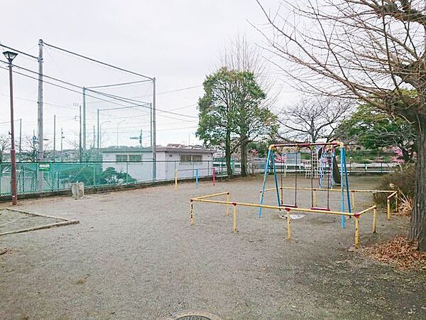 市立ふじみ児童遊園地 徒歩8分。 640m