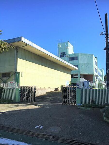 厚木市立妻田小学校 徒歩12分。 900m