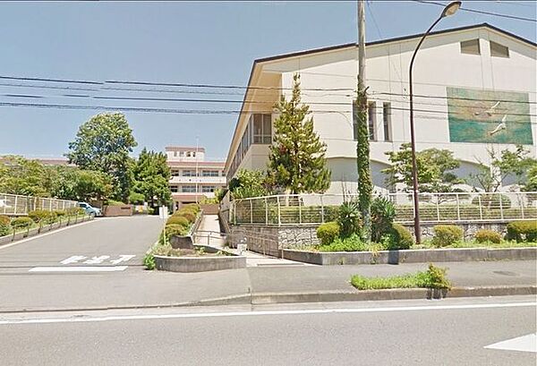 秦野市立本町中学校 徒歩36分。 2810m