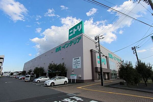 ニトリ厚木店 徒歩11分。 820m