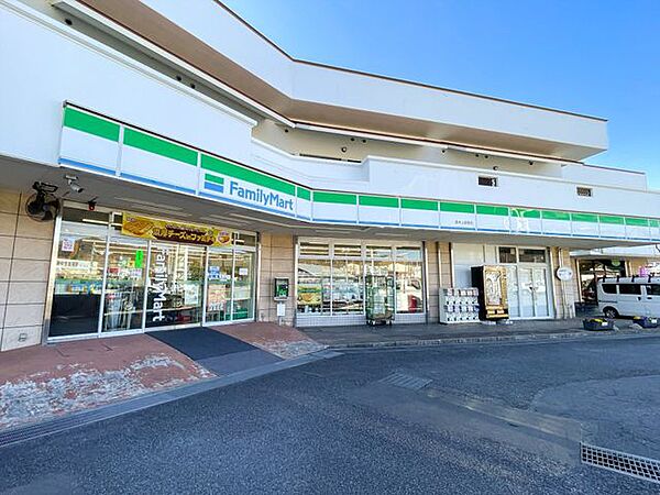 ファミリーマート厚木上荻野店 徒歩17分。 1290m