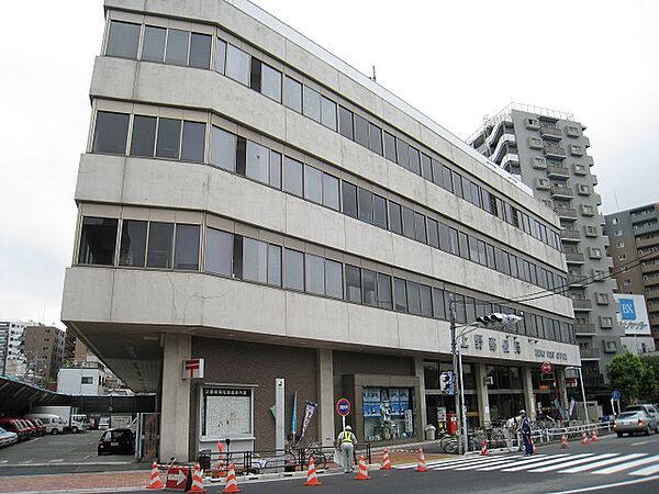 ゆうゆう窓口の営業時間、平日7：00～19：00、土曜日曜祝日7：00～18：00までです。