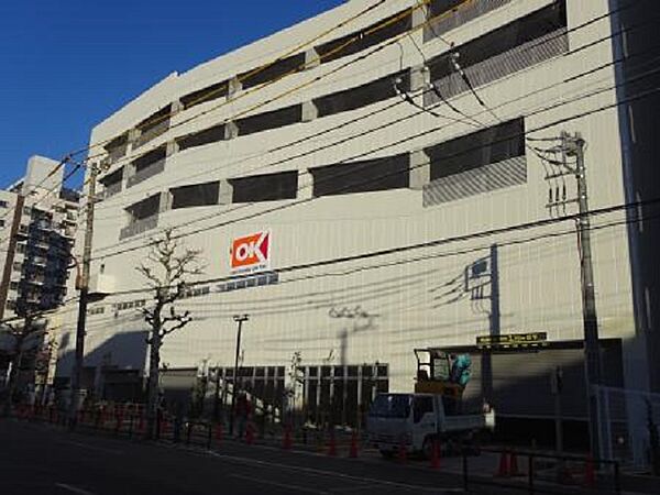 営業時間：8時30分～22時店内に椅子と机があるので、購入したお弁当や飲み物を頂けます。