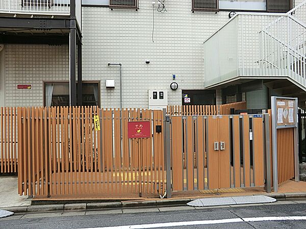 独自の保育方針があり、力を入れている部分が分かりやすく、強い信念を感じます。建物や掲示物にも独特の雰囲気があります。