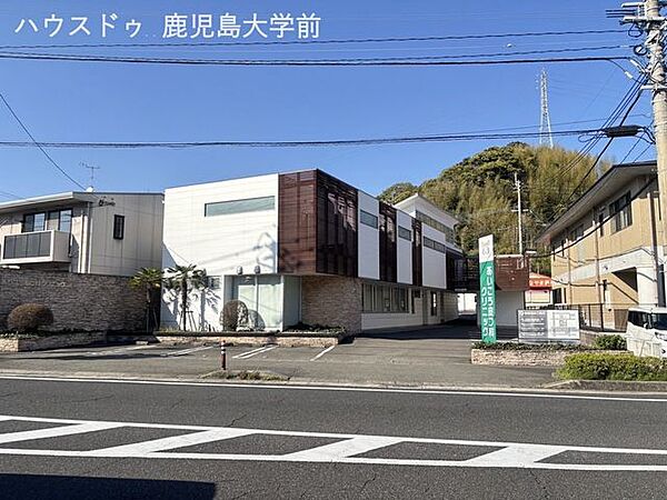 あいこう皮フ科クリニック診療科目：一般皮膚科診療、皮膚外科、光線治療、ケミカルピーリング、ピアス　など休診日：日曜日、祝日、水曜及び土曜午後 1330m