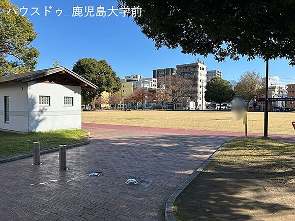 共研公園 740m