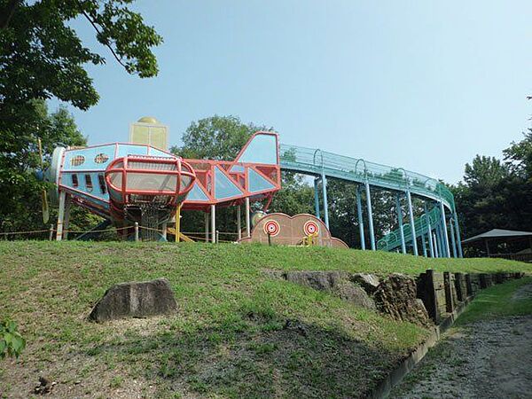 ぼうけん広場 徒歩3分。 240m