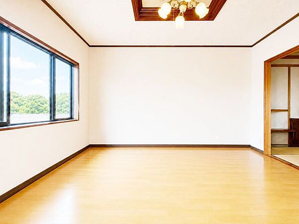 ◇出窓◇南向◇陽当・通風良好◇家具付※AI加工画像につき現状と異なります