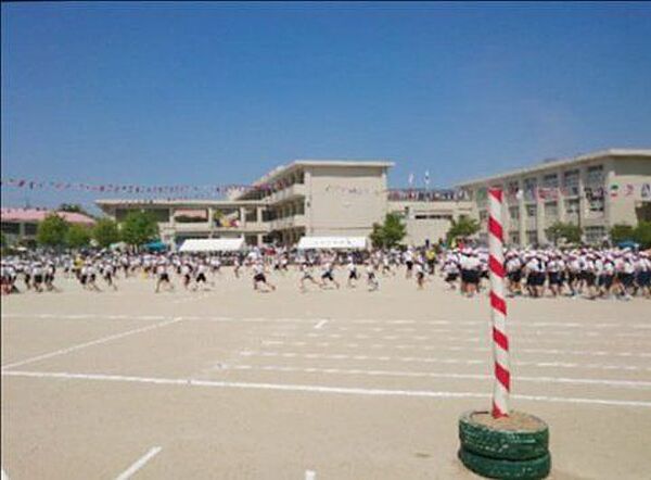 みよし市立天王小学校 徒歩7分。 560m