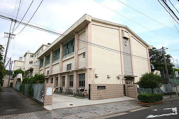 名古屋市立春日野小学校 徒歩5分。 400m