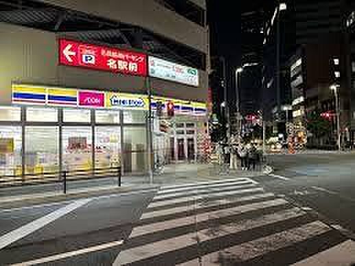 ミニストップ名駅2丁目店 徒歩1分。 100m