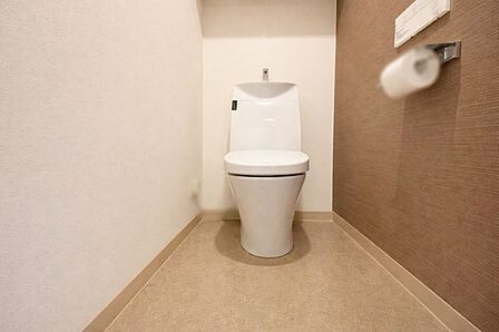 ◆温水洗浄便座で冬でも快適♪※AI加工につき現況と異なります
