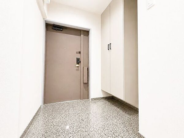 ◆建具全交換◆天井高シューズクローゼット◆玄関収納※AI加工画像につき現状と異なります