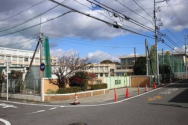 名古屋市立小幡北小学校 徒歩5分。 400m
