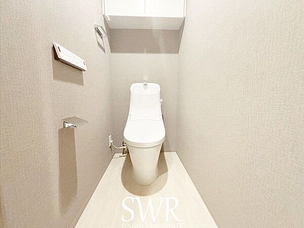 ◆トイレ収納有◆温水洗浄便座◆高機能節水型トイレ※AI加工画像につき、現況と異なります。