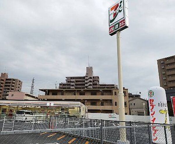 ファミリーマート中小田井二丁目店 徒歩5分。 400m