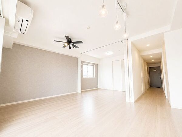◆仕切りを開ければ20帖超えの広々リビング♪※AI加工画像につき、現況と異なります。