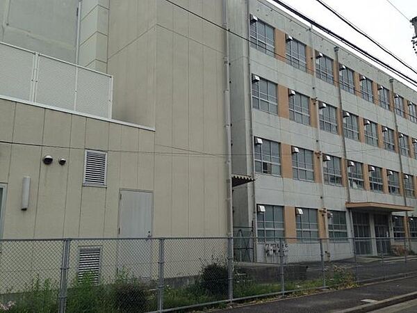名古屋市立天神山中学校 徒歩14分。 1120m