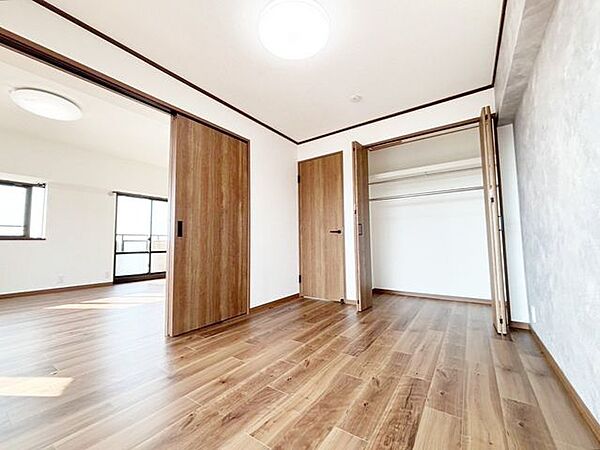 ◇可動式間仕切りで間取り変更可能◇クローゼット◇フローリング張替済