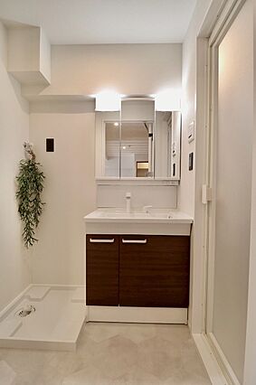 洗面水栓はシャ...