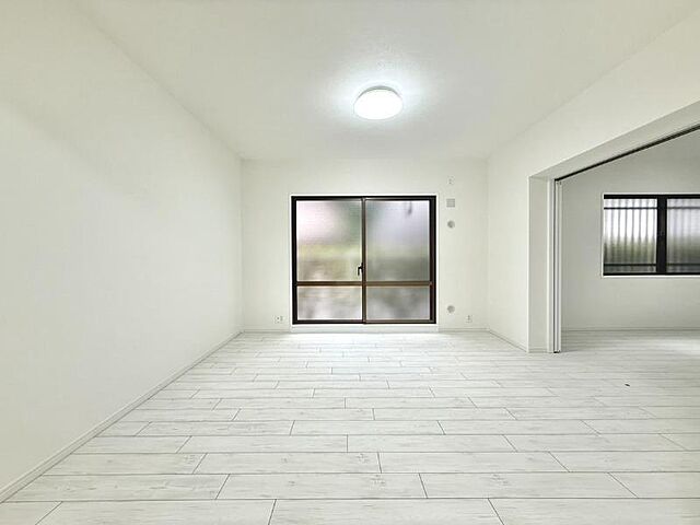 リビング/ダイニング コスモ平井 1階/-