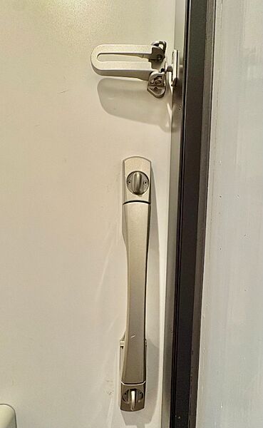 心のダブルロック！駅徒歩10分の明るいお部屋です。