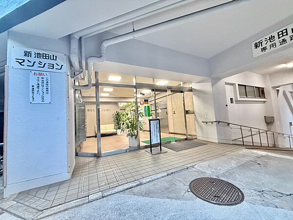 マンションエントランス