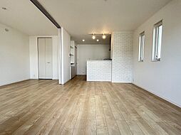 ロイヤルヴィラV 101 1階2LDKのリビング/ダイニング