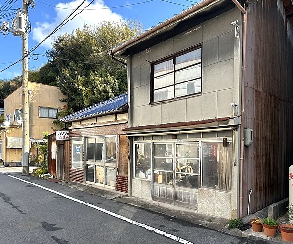 中心部近接の利便性良好な立地スーパー・金融機関・公共施設が身近にそろう、毎日の暮らしに便利なエリア。通勤・通学やお買い物もスムーズで、生活動線の良さが魅力です。