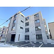 麻生駅より徒歩4分 築2年2ヶ月 4階建の賃貸物件