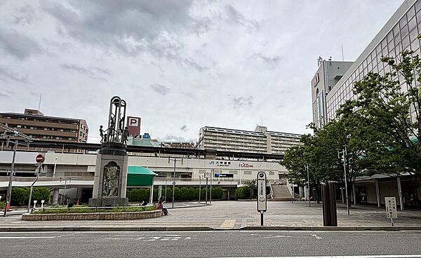 六甲道駅周辺には商業施設や図書館・公園もあり平日・休日ともに快適な暮らしができます。