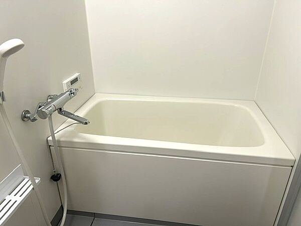 広々とした浴室です