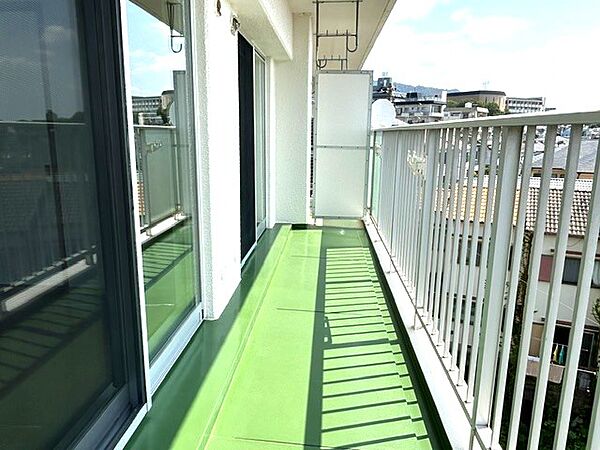 ベランダです。大阪湾が見えます