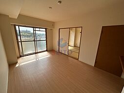 メゾンドール南千里 5階2LDKのリビング/ダイニング