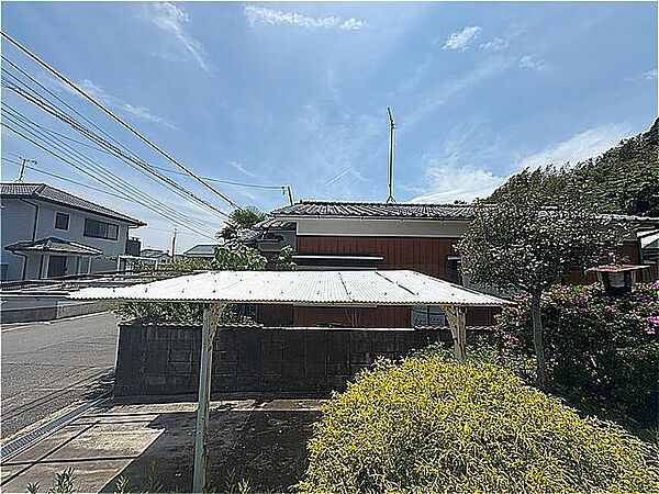 敷地内部から南方向の写真です。こちらも陽当たり良好です。