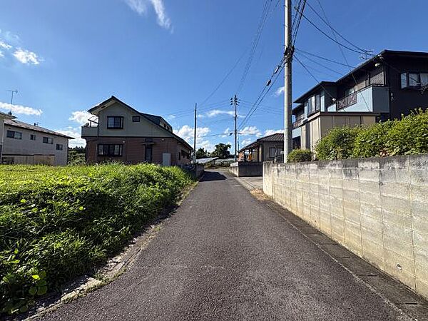 敷地北側幅員4ｍ私道。