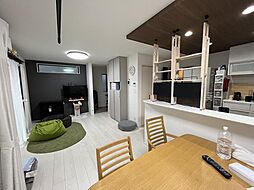 膝折町　築浅物件 3SLDKのリビング/ダイニング