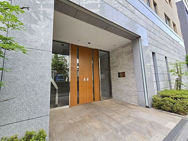 都会的で洗練された外観デザイン。