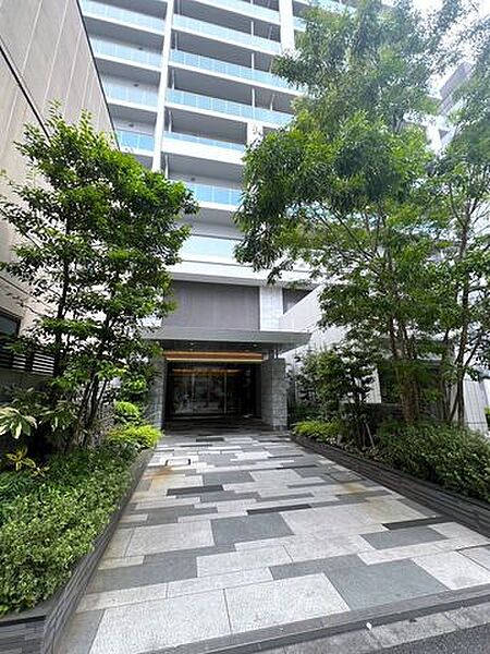 24時間セキュリティ、オートロック、モニター付きインターホンなど安心のセキュリティ。
